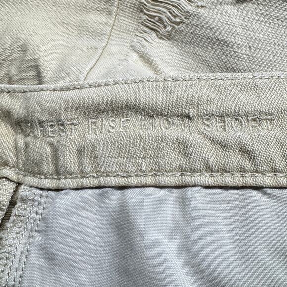 American Eagle SZ 6 Highest Rise Mom Jean Shorts Distressed Frayed Zip-Fly Beige - Picture 9 of 9